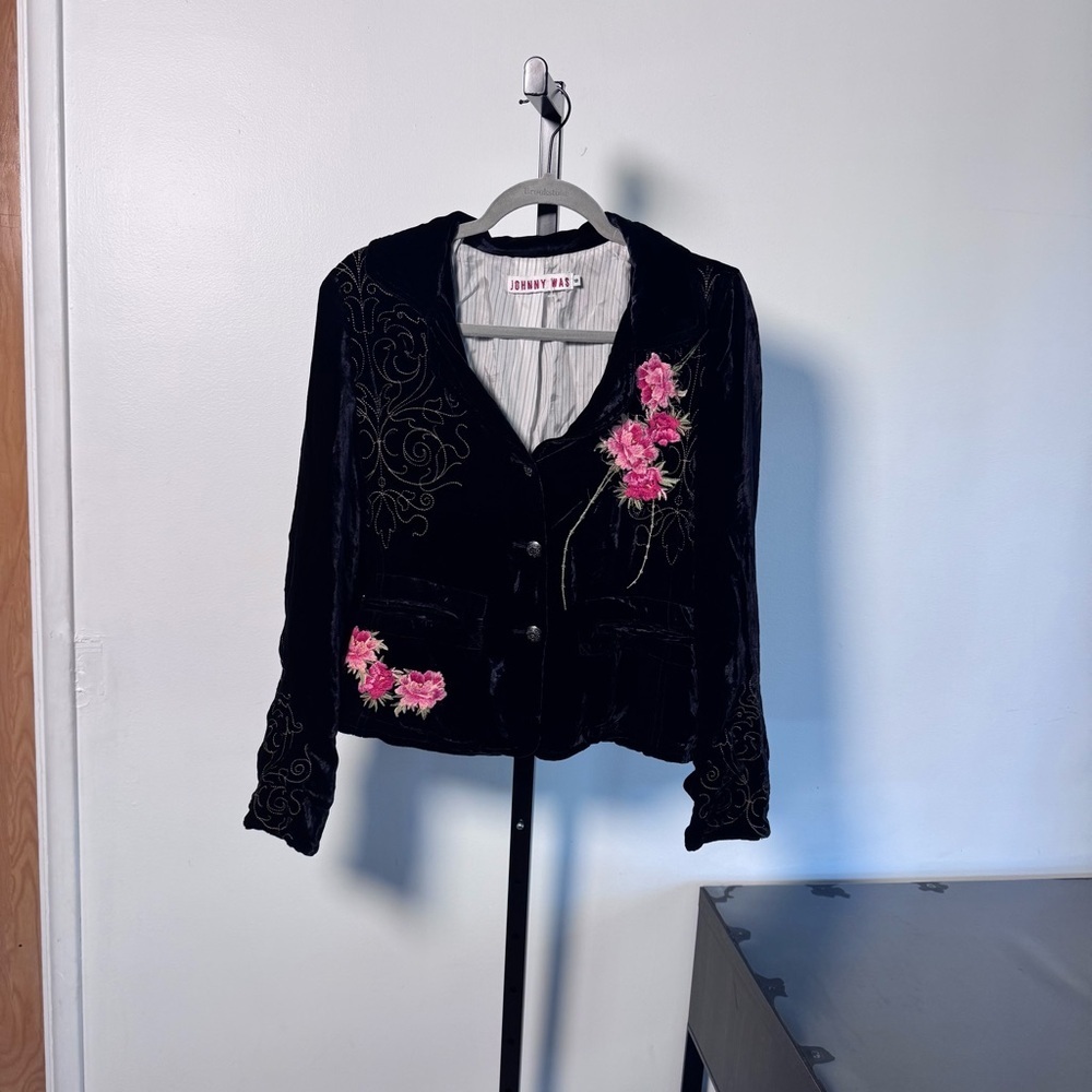 Johnny Was Black Velvet women’s jacket with Pink Floral embroidered Boho